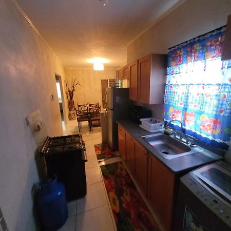 #1 Jacaranda Vacation Home Spanish Town Экстерьер фото