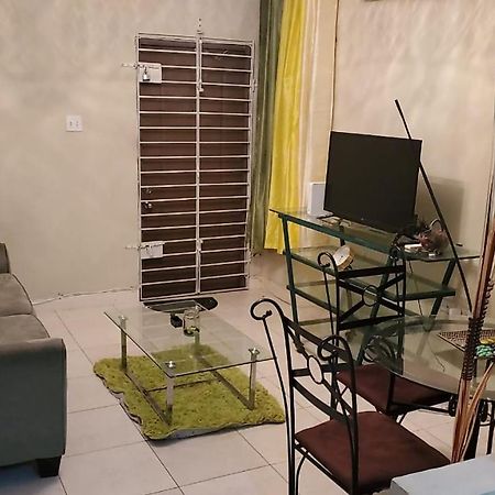 #1 Jacaranda Vacation Home Spanish Town Экстерьер фото